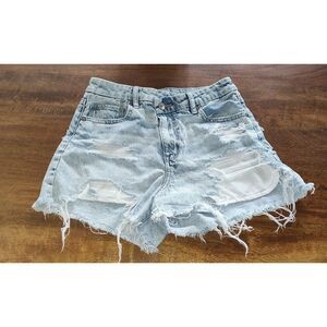 American Eagle Strigid jean shorts frayed distressed Size 4 light wash asymmetri